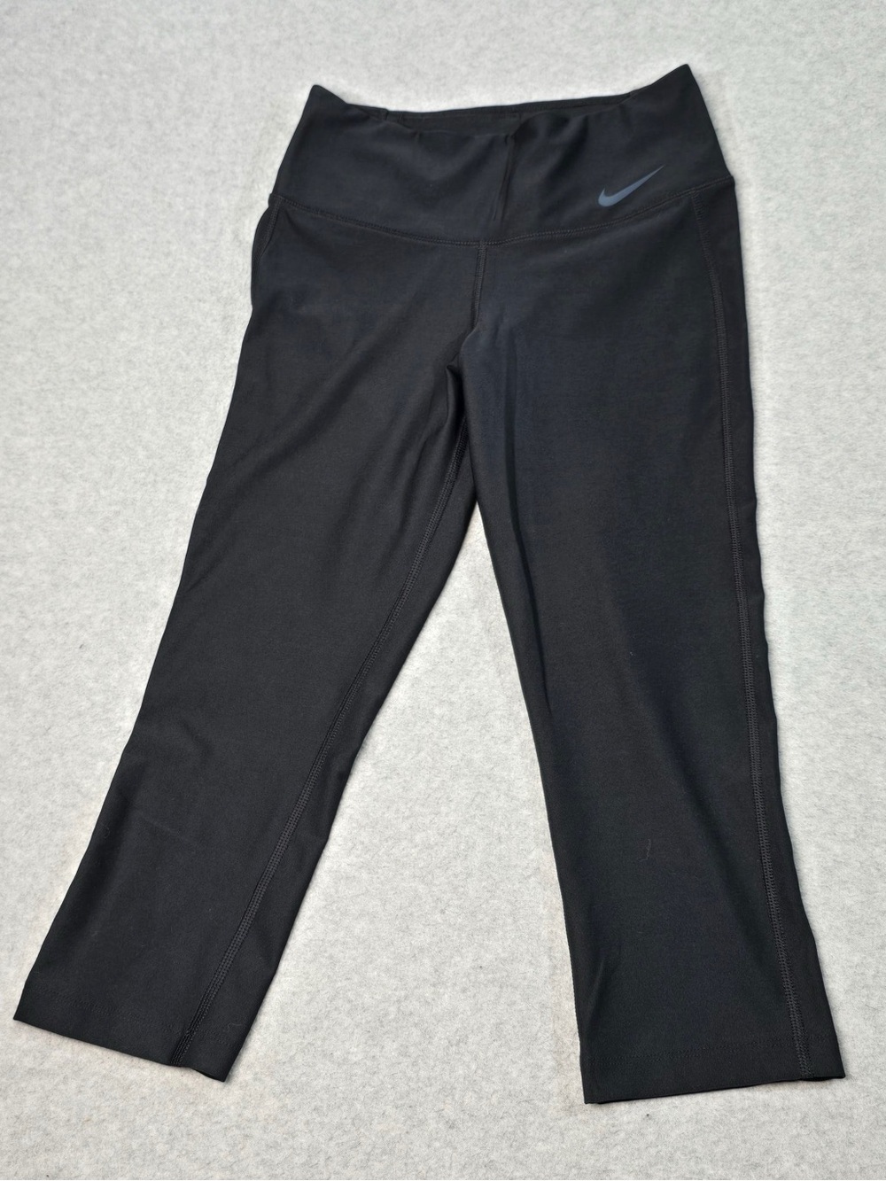 Nike Dri Fit Black Activewear Cropped Capri Leggings Size XS